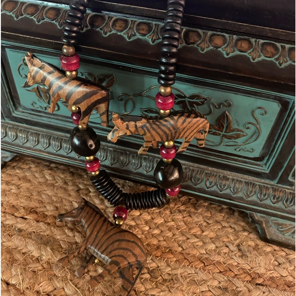 Vintage 25” hand carved African Zebra 🦓 Trio Necklace